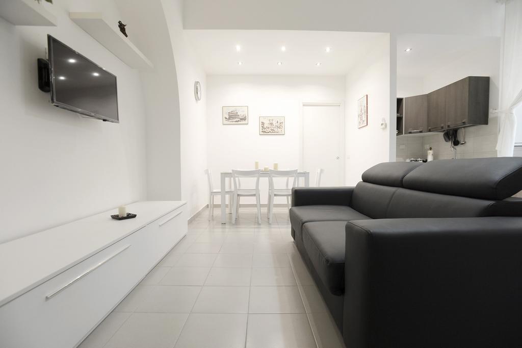 Laterano White Home - Colosseo Рим Экстерьер фото